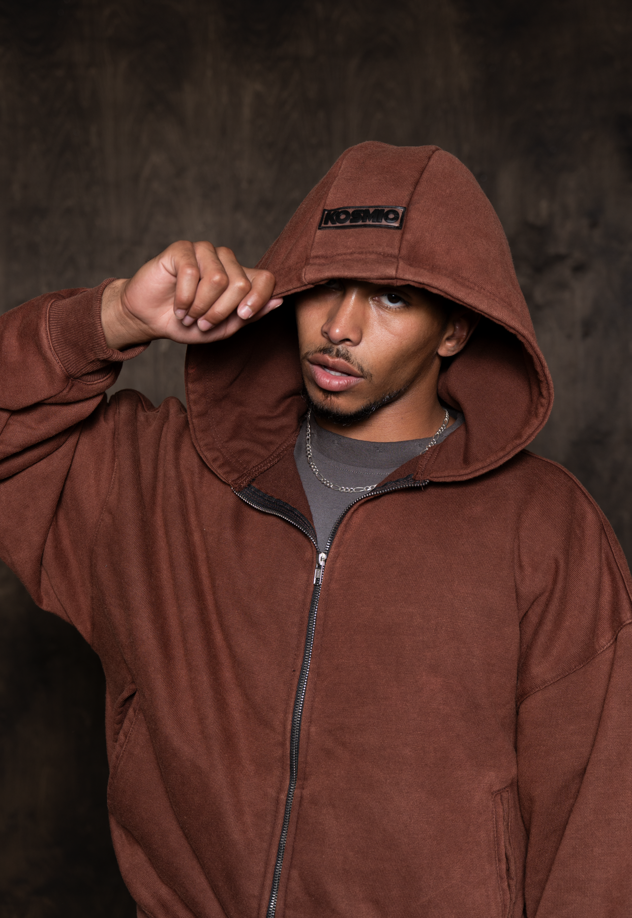 ESSENTIAL ZIP-UP